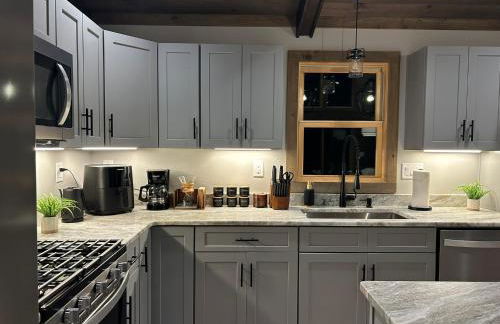 Lux Blue Ridge Cabin, Hot tub, Swing, PingPong! - Foto 56