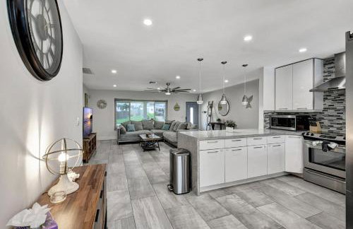 Tradewinds Ultimate Delray Beach Lifestyle 3BR2BA Home with Heated Pool - Foto 3