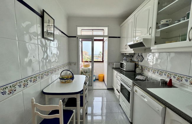 Quarteira Elegant With Pool by Homing - Foto 17