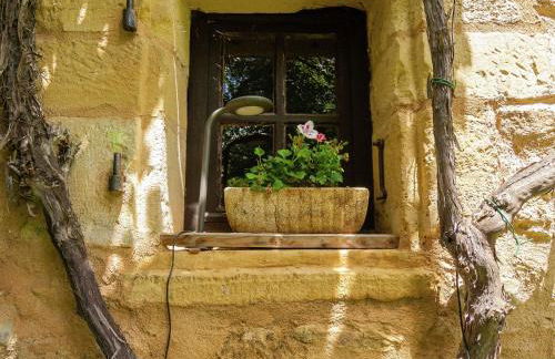 Spacious Farmhouse With Private Heated Pool in a Rustic Garden - Foto 80