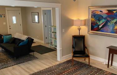 Short Walk to Campus - Photo 15