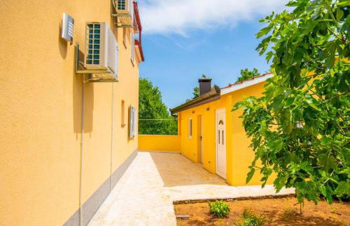 Holiday Home Villa Mile mit beheiztem Pool- Grill und Terrasse by Interhome - Foto 49