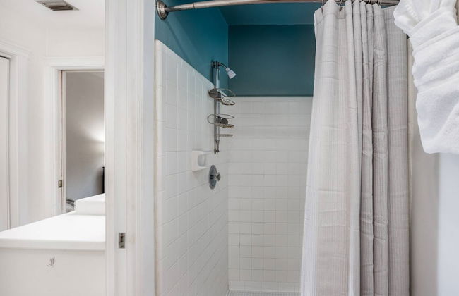 Lilac Mid-century Pool Home - Foto 25