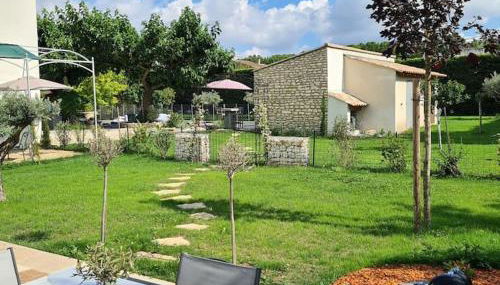 Mazet indépendant pour 2 personnes à St Rémy - Foto 5, Garden view