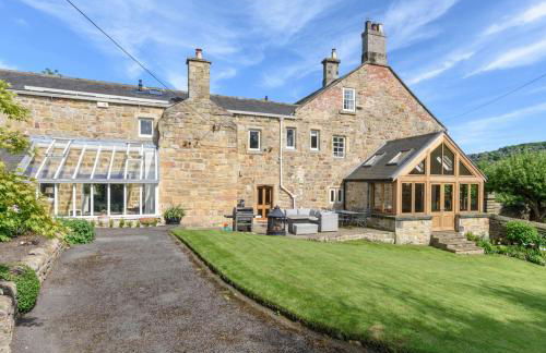 10 Bed Stunning House in village, with Hot Tub - Photo 55