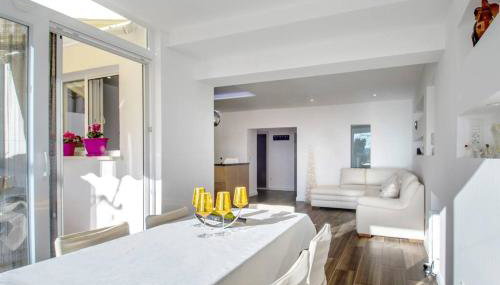 Luxury apartment Martinis with pool - Photo 5