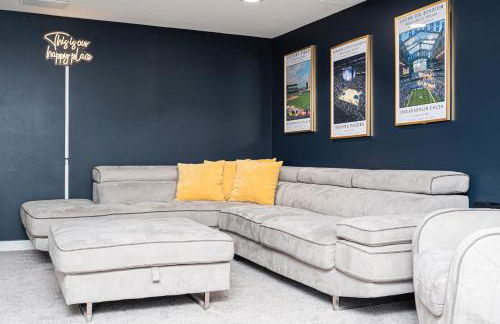 Indy Getaway - 5BR - Sleeps 16 - Arcade games - Perfect for families and groups - Foto 53