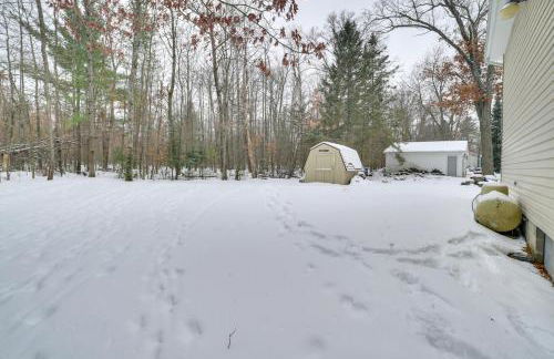 Family Nature Escape! South Branch Haven with Deck - Foto 25