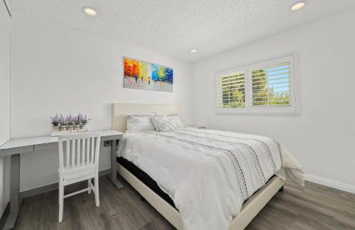 Newly Remodel Luxury Home with Hotel-Like Amenity - Foto 23