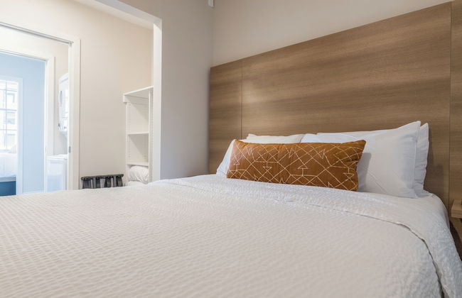 Unique Historic Experience Conveniently Located in the Heart of Cincinnati - Foto 16