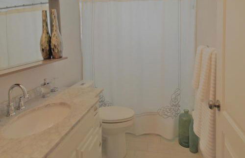 Private heated pool , resort style home , minutes from the beach - Foto 26