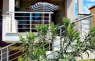 FREDDY'S PLACE - Photo 1