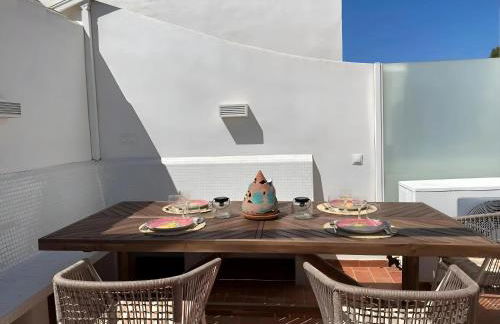 The Marbella Beach House - 4min Walk to the Sea - Photo 16