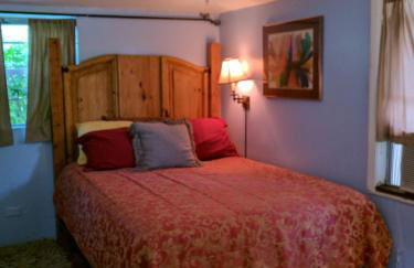 1 Beige Cozy Bungalow or 1 White Cozy Efficiency Cottage in Titusville - Foto 6