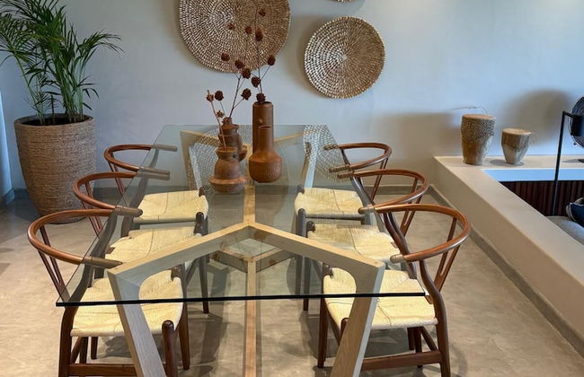 Relax in Style at This Stunning Villa in Camps Bay, Cape Town - Photo 12