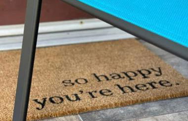 Vibrant Trendy Two Bedroom Home Near Marathon Village - Foto 39