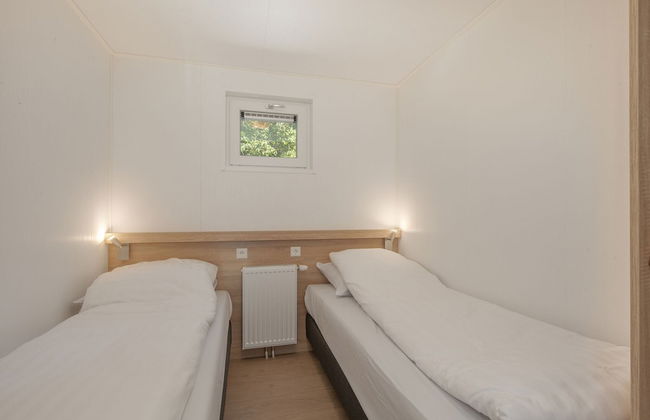 Modern Lodge With Dishwasher, Near Helmond - Photo 2