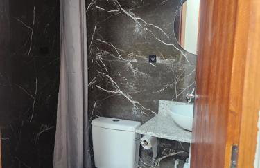 Sobrado novo e lindo com piscina - Foto 8