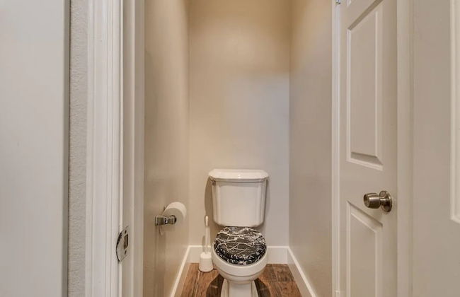 Spectacular Hilltop Home W/resort Like Backyard! - Foto 23