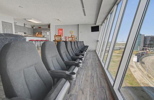 Shop and Dine Fort Worth Condo with Racetrack Views! - Photo 12