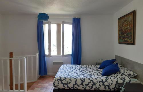 Gîte du vigneron à La Terrasse piscine local vélos - Photo 8