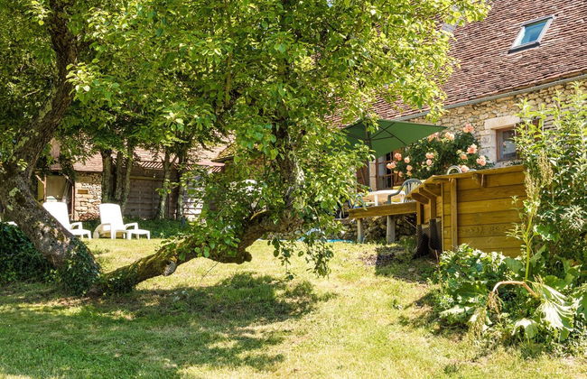 Beautiful Property With Three Houses, Three Swimming Pools, and Magnificent Views - Foto 31