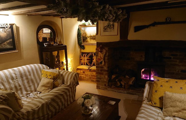 Charming 17th Century 2-bed Cottage in Medmenham - Foto 22