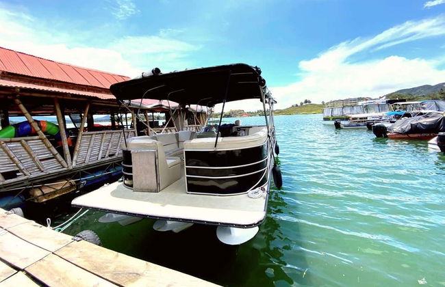 Guatapé Reservoir Pontoon Boat Ride & Barbecue - Foto 2