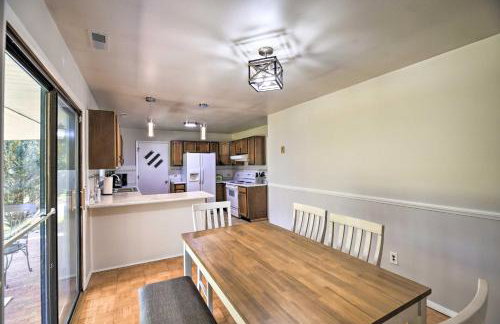 Bluefield Retreat with Pool Table Near Parks! - Foto 10