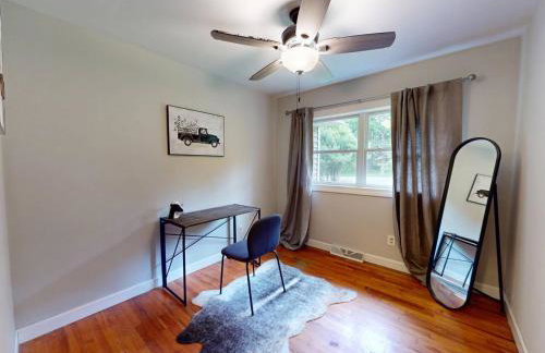 Rustic Kirtland Farmhouse Retreat - Foto 12