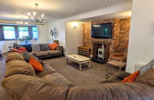 Spacious 7BR Home, Families & Contractors, Hot Tub - Foto 57