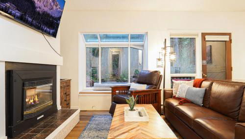 Mt Baker Den, Sleeps 4 - Photo 1