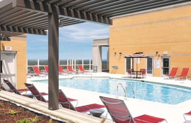 Bluebird Suites in Reston - Photo 38