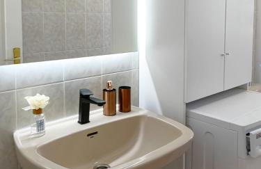 Beautiful 1 Bedroom Apartment with Mountain View - Foto 27