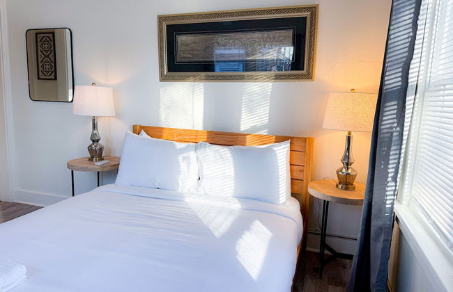 Renovated 2BR Near Paseo With Wifi Smart TV 31B - Photo 26