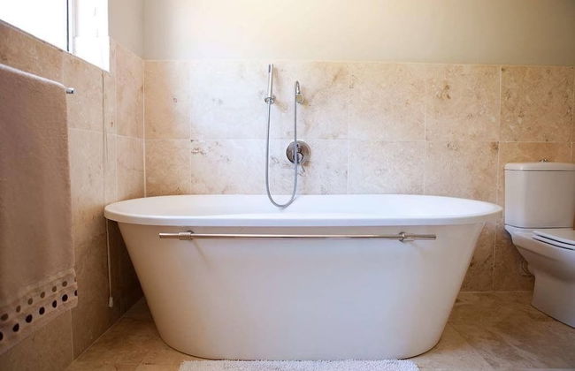 Seabreeze Luxury Two Bedroom Penthouse - Photo 24