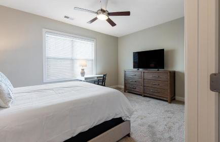 Landing Stylish 3BD Clubhouse Gym - Photo 42