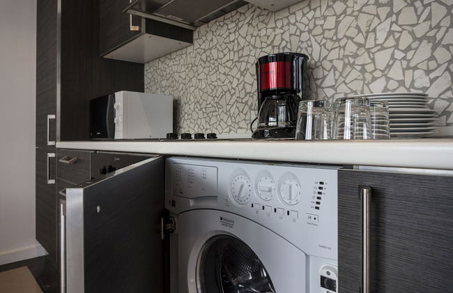 The Queen Luxury Apartments - Villa Fiorita - Photo 10