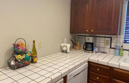 YoBee! Park Reservation Included! Heart of Yosemite - Homey Studios and Breakfast - Foto 65