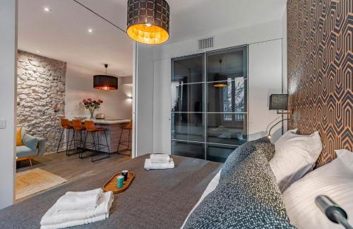 Luxury Family 2BR - Prime Location, Walk to Beach & Shopping, Sunny Balcony - By Totolulu Cannes Hoche - Foto 21