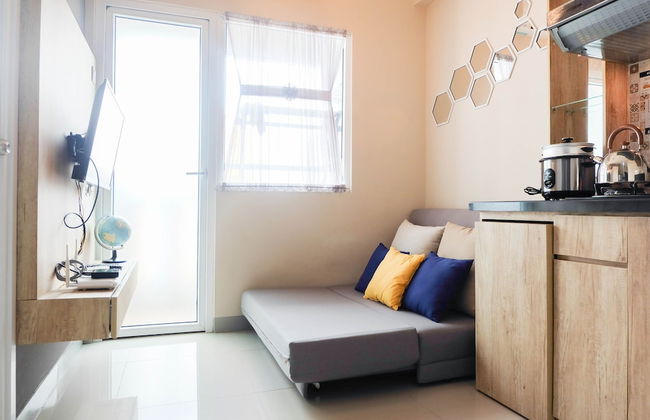 Modern and Bright 2BR Green Pramuka Apartment - Foto 16
