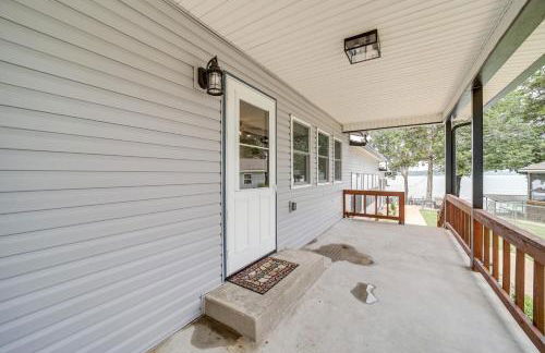 Waterfront Grove Retreat with Dock Cedar Ridge - Foto 17