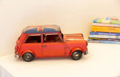 Dorney Windsor Legoland 5 Star Stay for upto 14 guests - Photo 71