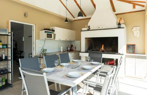 Luxury Villa With Heated Pool, Terrace, and Outdoor Amenities for Relaxation - Foto 20