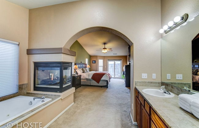 5BR Mtn Views Family Getaway HOT TUB - Foto 8