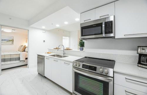 Lux 2BR City-View Retreat in Hollywood, 2nd Floor - Foto 17