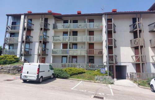 Studio rénové confort meublé 3 étoiles - Les Crêtets - Foto 4