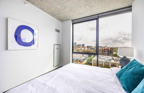 Freshly Minted 2BR - Elegance & Comfort in Central Chicago - Photo 25