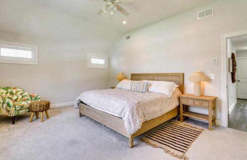 Sleek Long Branch Vacation Rental with Pool and Patio! - Foto 13