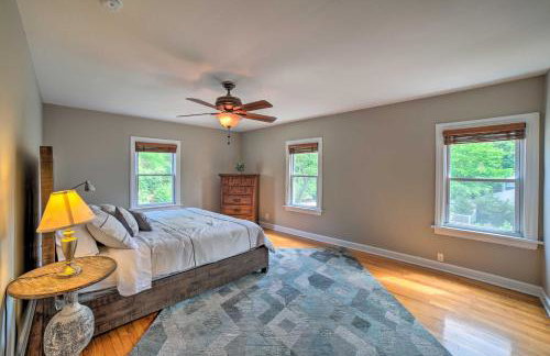 Pet-Friendly Lake Getaway 1 Block to Beach! - Foto 12